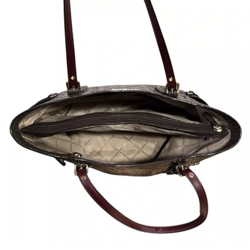 MICHAEL KORS Burgandy Brown Voyager East West Signature Tote Purse Shoulder Bag
